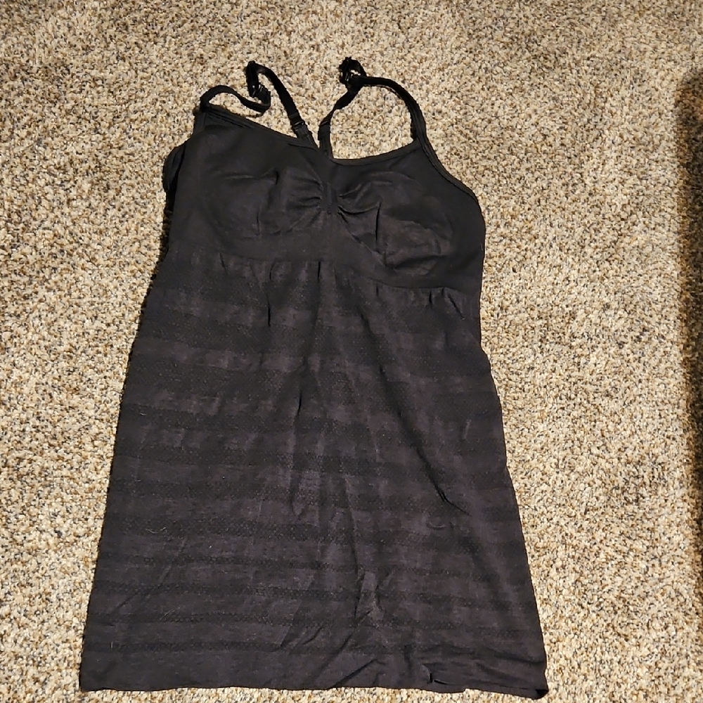 Lulumelon Black Strappy Tanktop With Built In Bra